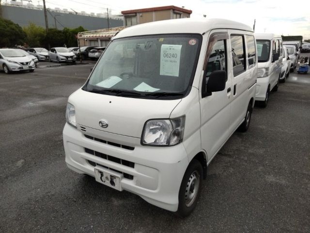 6240 Daihatsu Hijet van S321V 2017 г. (LUM Kobe Nyusatsu)